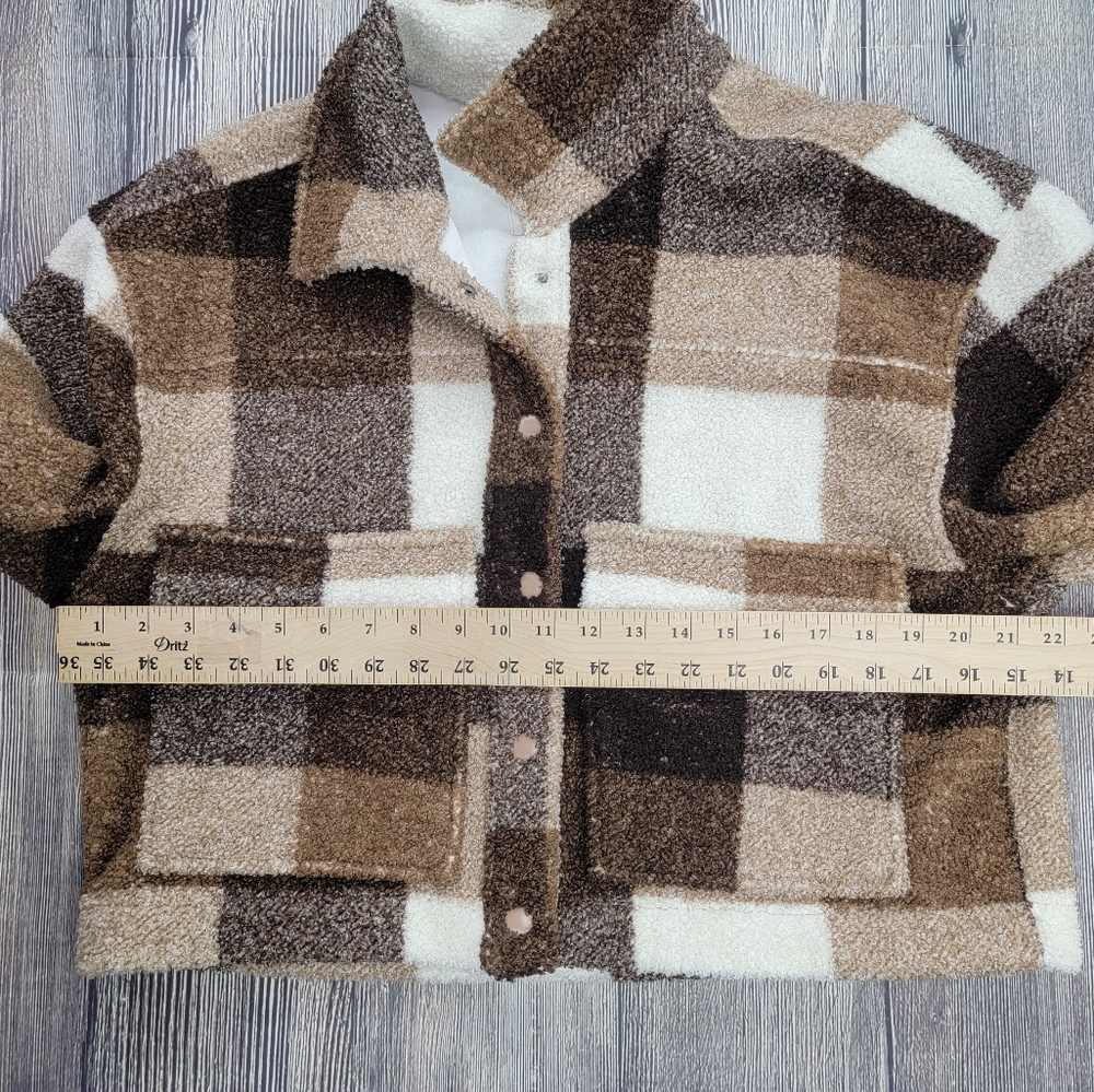 Abercrombie & Fitch Women's Plaid Cropped Teddy Snap Button Jacket Shacket - Picture 12 of 13